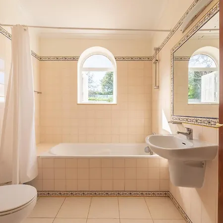 Villa Gabrielle - Great Value Great Location In Vale Da Parra Near To Gale *