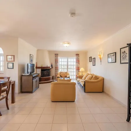 Gabrielle - Great Value Great Location In Vale Da Parra Near To Gale * 吉亚