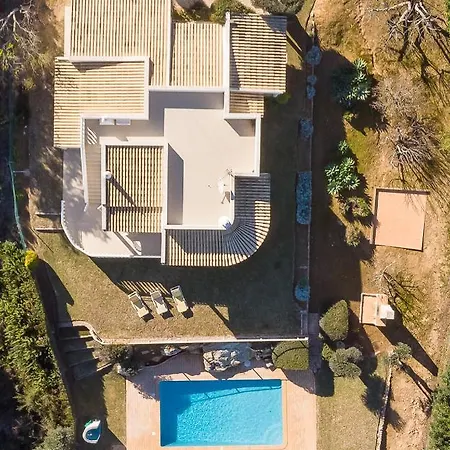 Gabrielle - Great Value Great Location In Vale Da Parra Near To Gale *