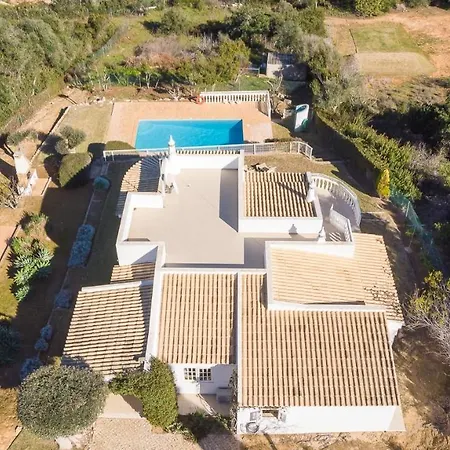 Gabrielle - Great Value Great Location In Vale Da Parra Near To Gale